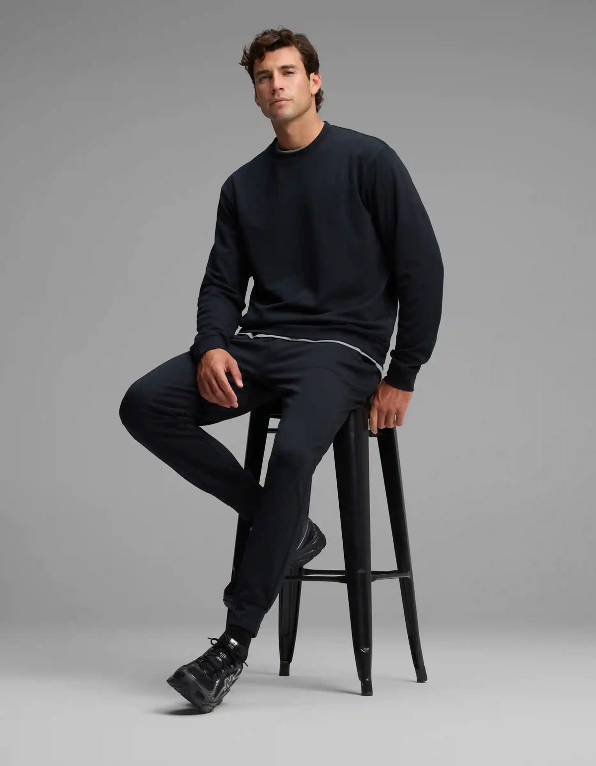 Men's Versa Crewneck & Jogger Set